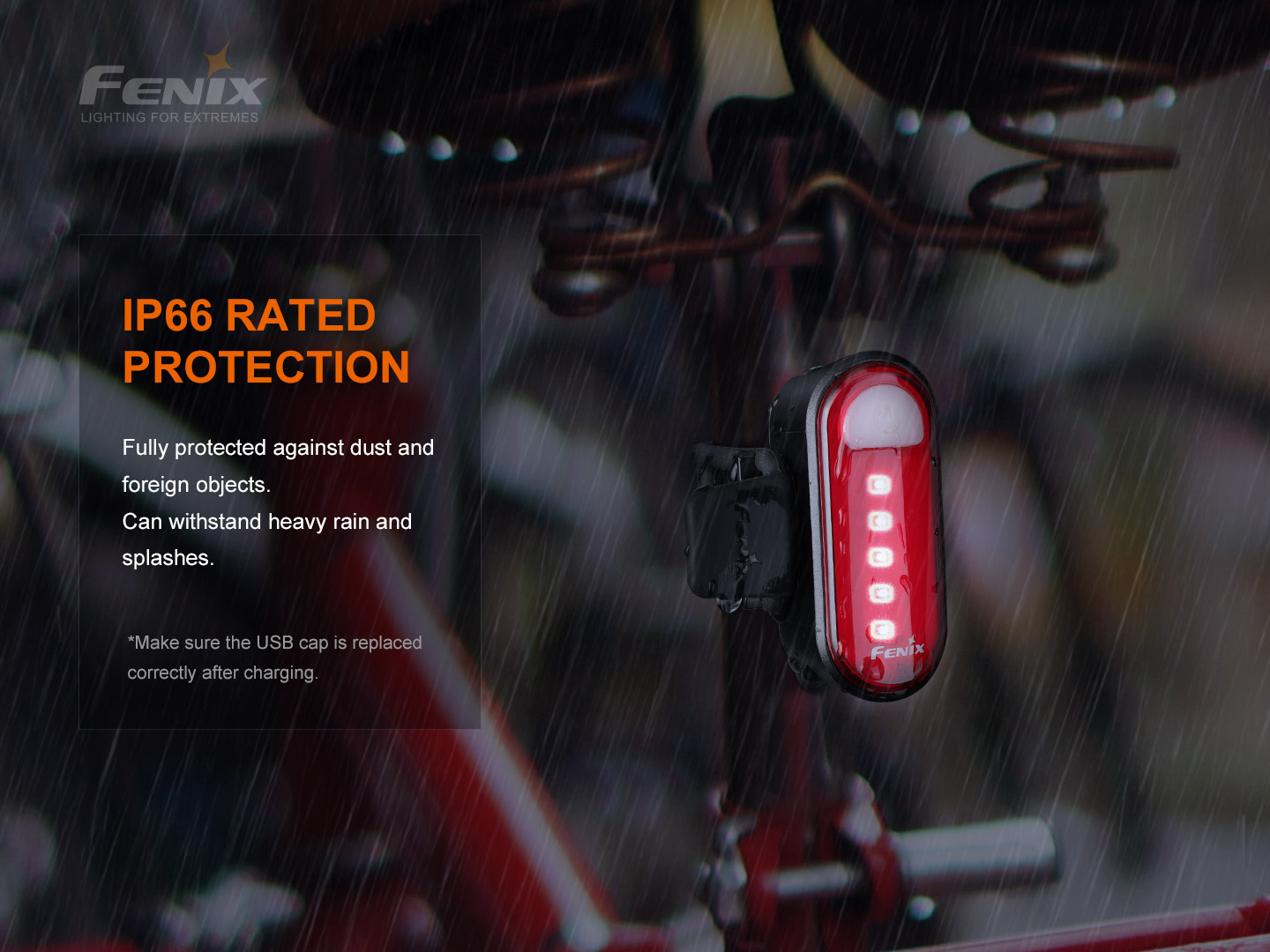 Blikačka Fenix BC05R V2.0 na bicykli v hustom daždi — krytie IP66 proti prachu a striekajúcej vode